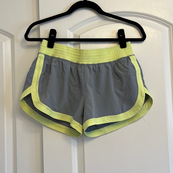 Champion athletic shorts with inner lining. Size S - Picture 1 of 1